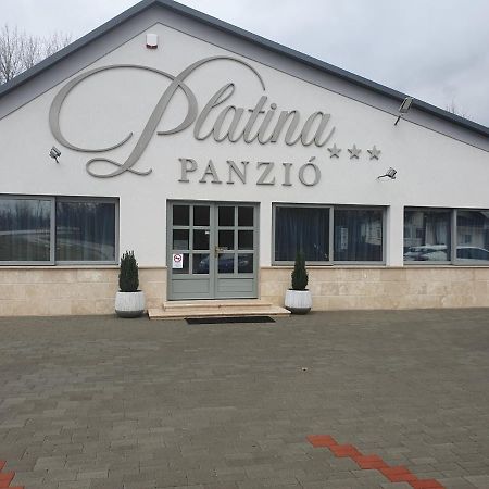 Platina Panzio*** Bed and Breakfast Újhartyán Exteriör bild