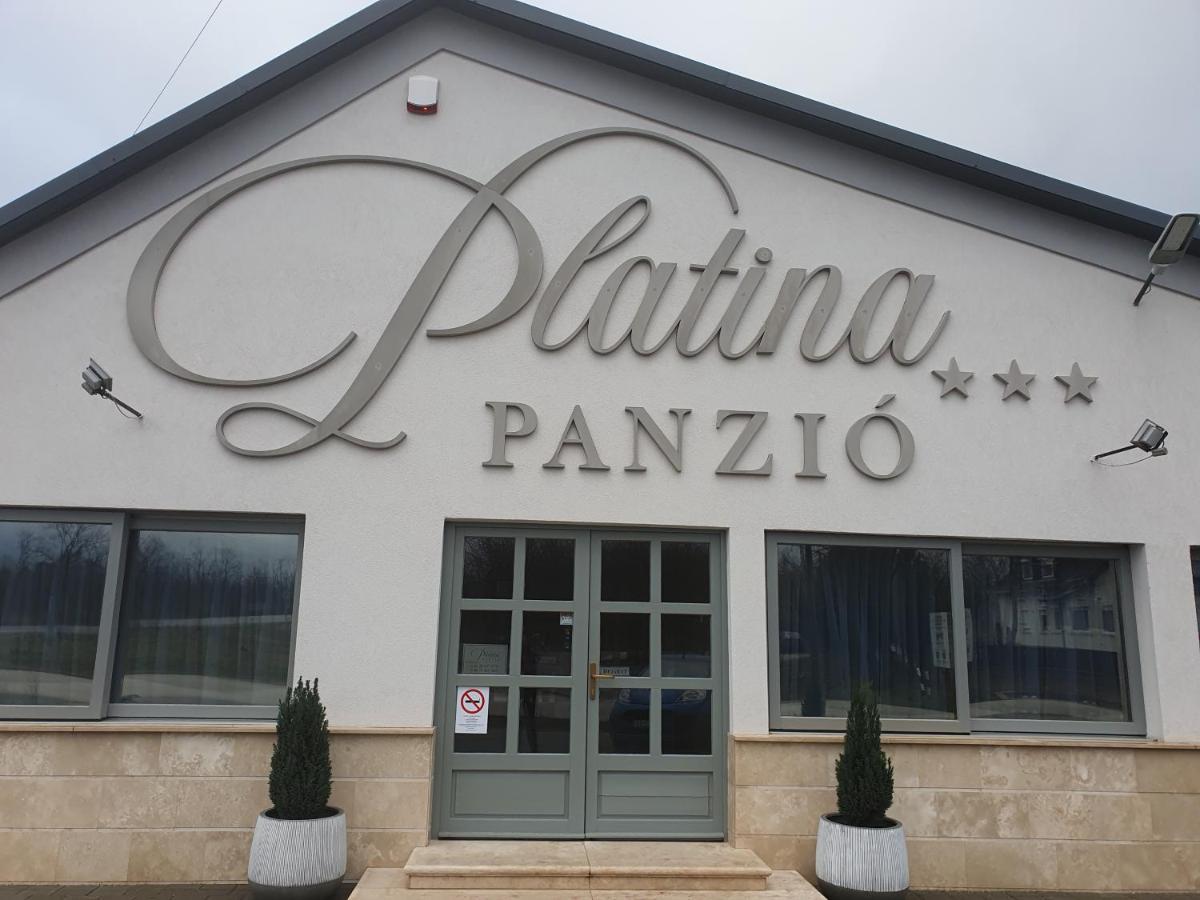 Platina Panzio*** Bed and Breakfast Újhartyán Exteriör bild