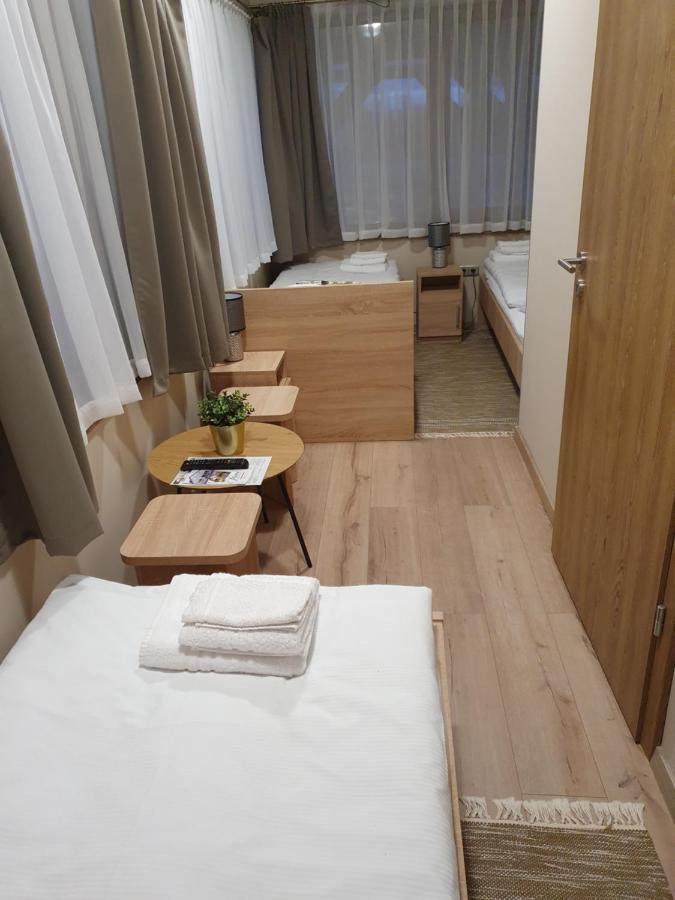 Platina Panzio*** Bed and Breakfast Újhartyán Exteriör bild